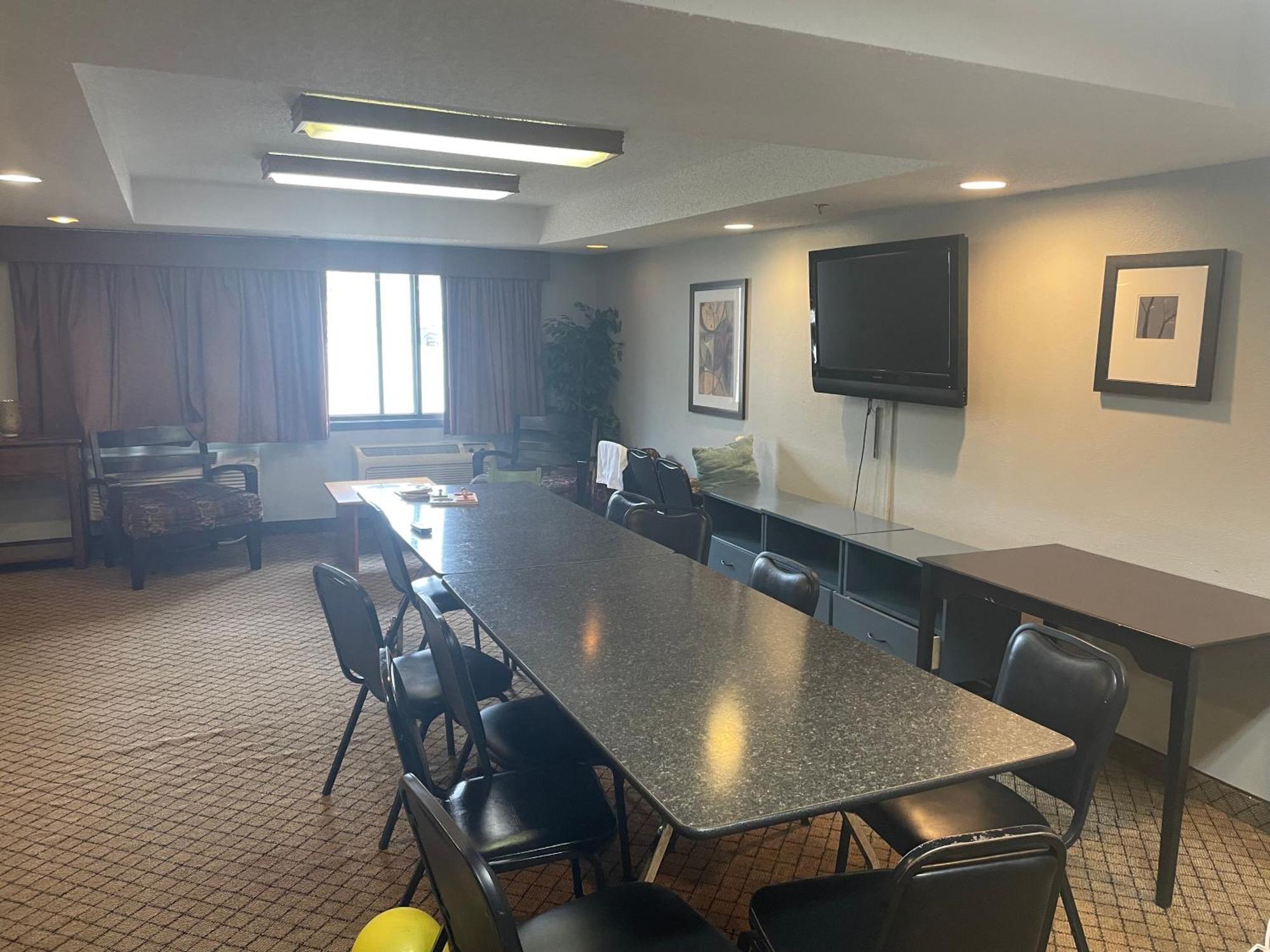 Americinn By Wyndham Hartford Wi Екстериор снимка