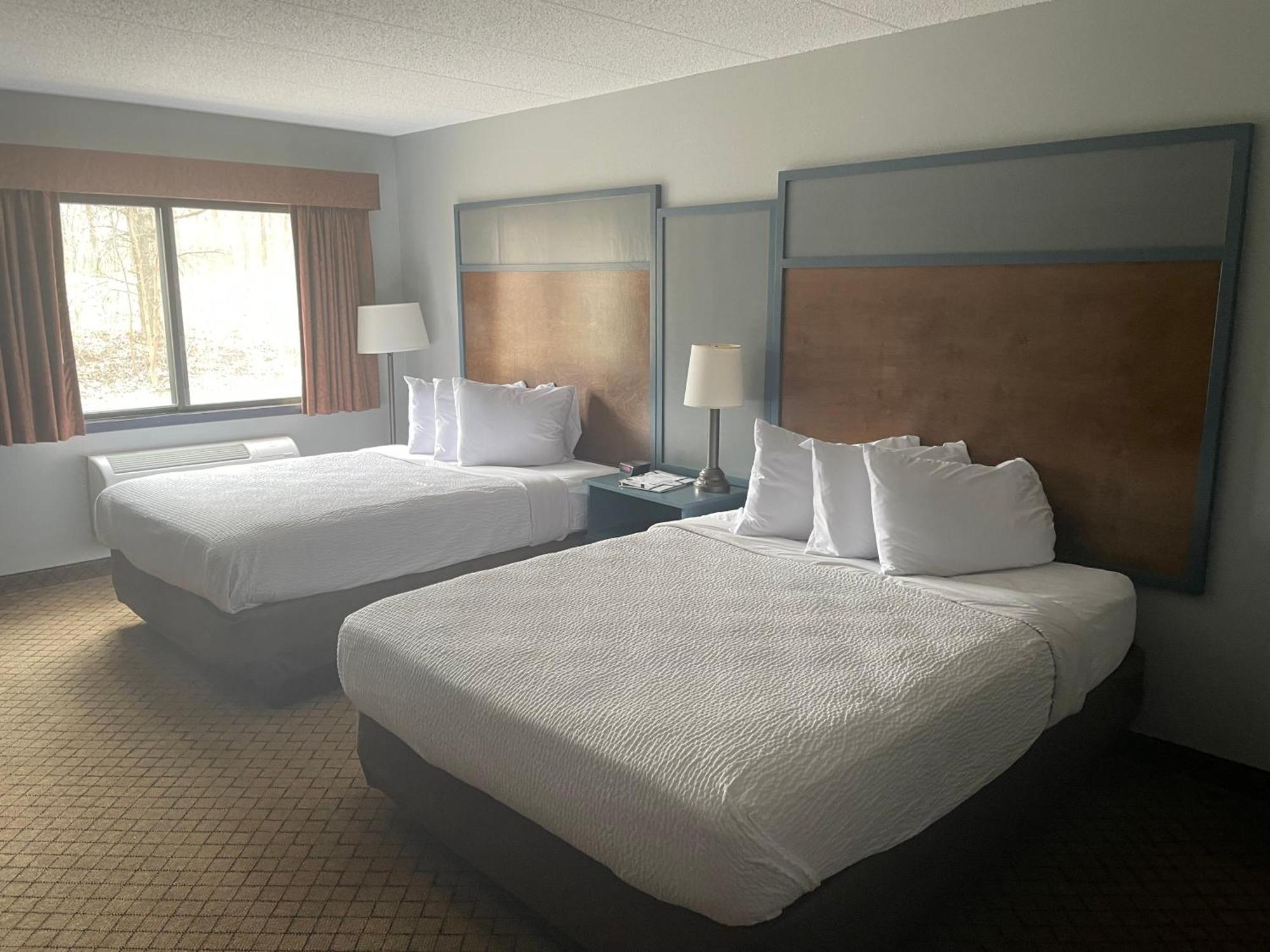 Americinn By Wyndham Hartford Wi Екстериор снимка