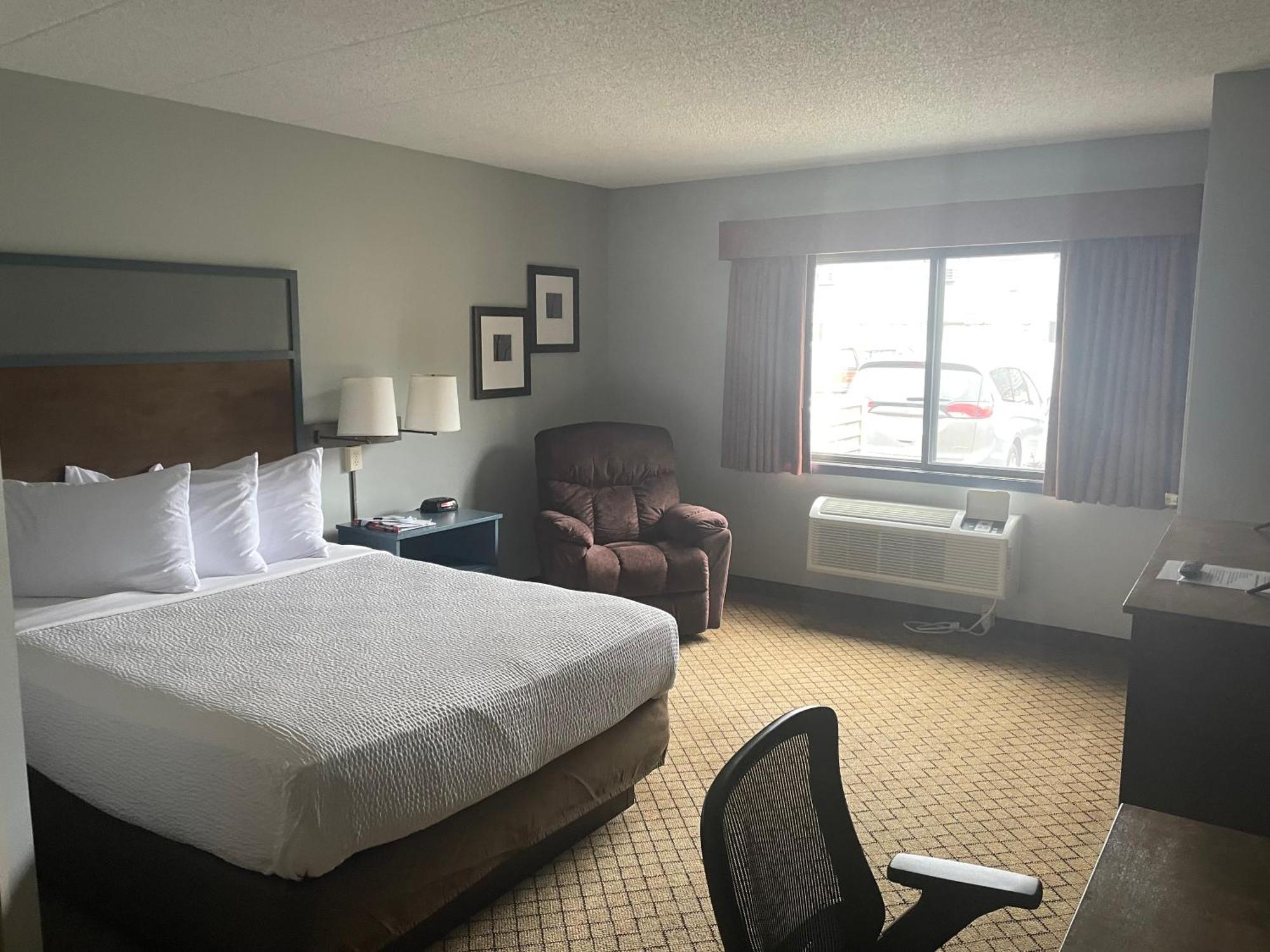 Americinn By Wyndham Hartford Wi Екстериор снимка