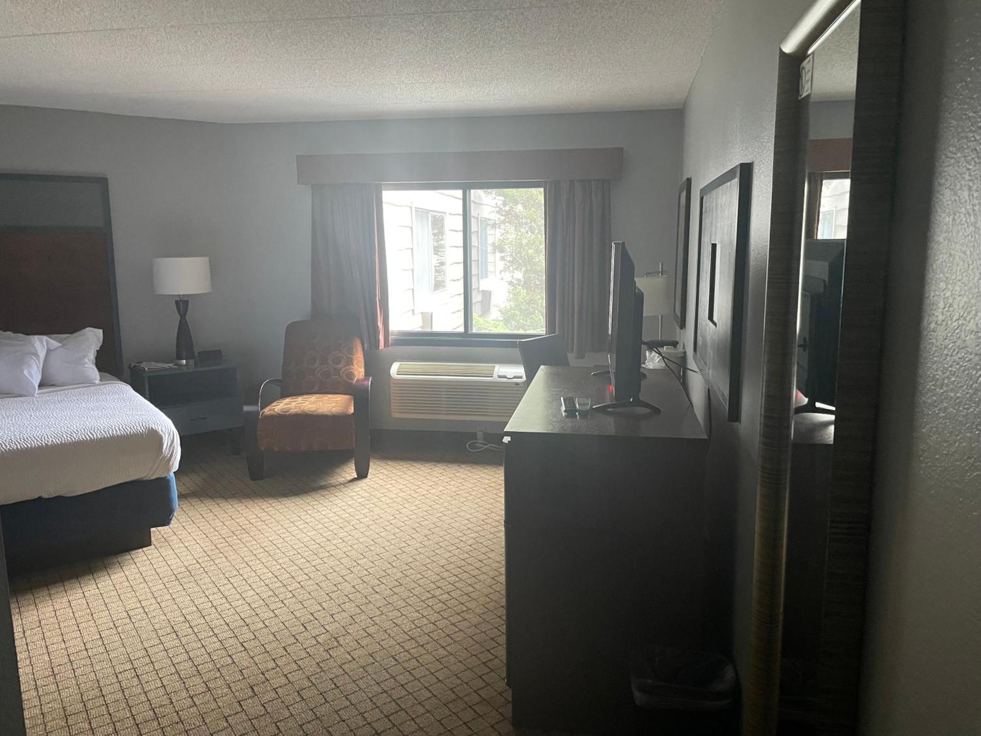 Americinn By Wyndham Hartford Wi Екстериор снимка