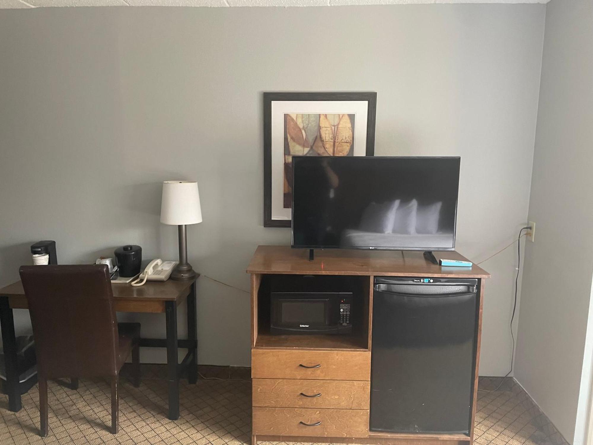Americinn By Wyndham Hartford Wi Екстериор снимка