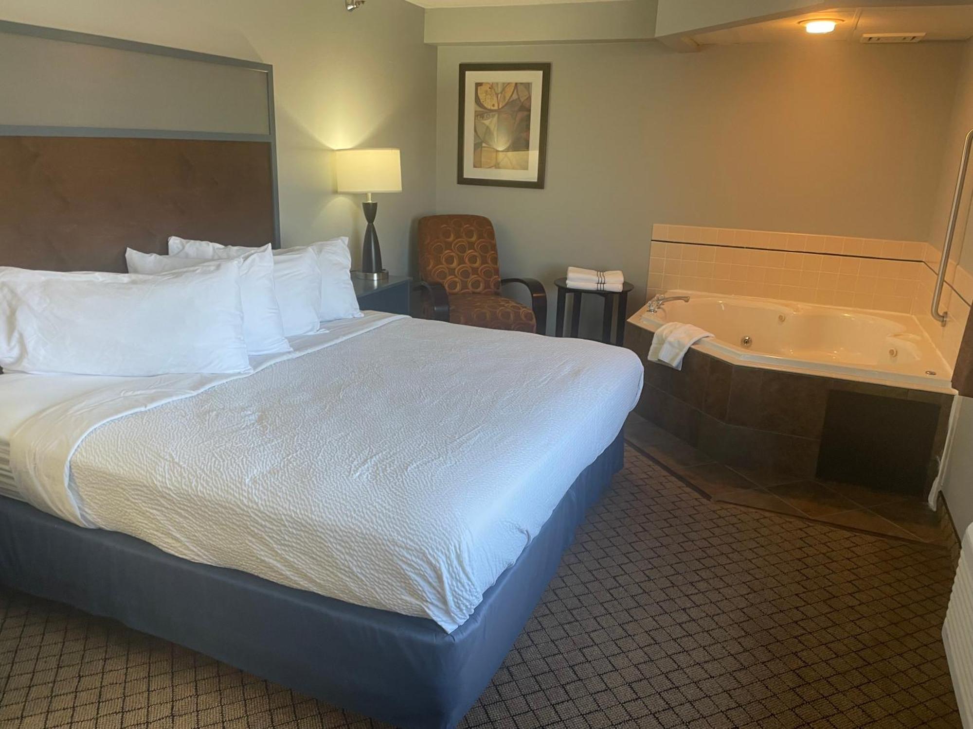 Americinn By Wyndham Hartford Wi Екстериор снимка