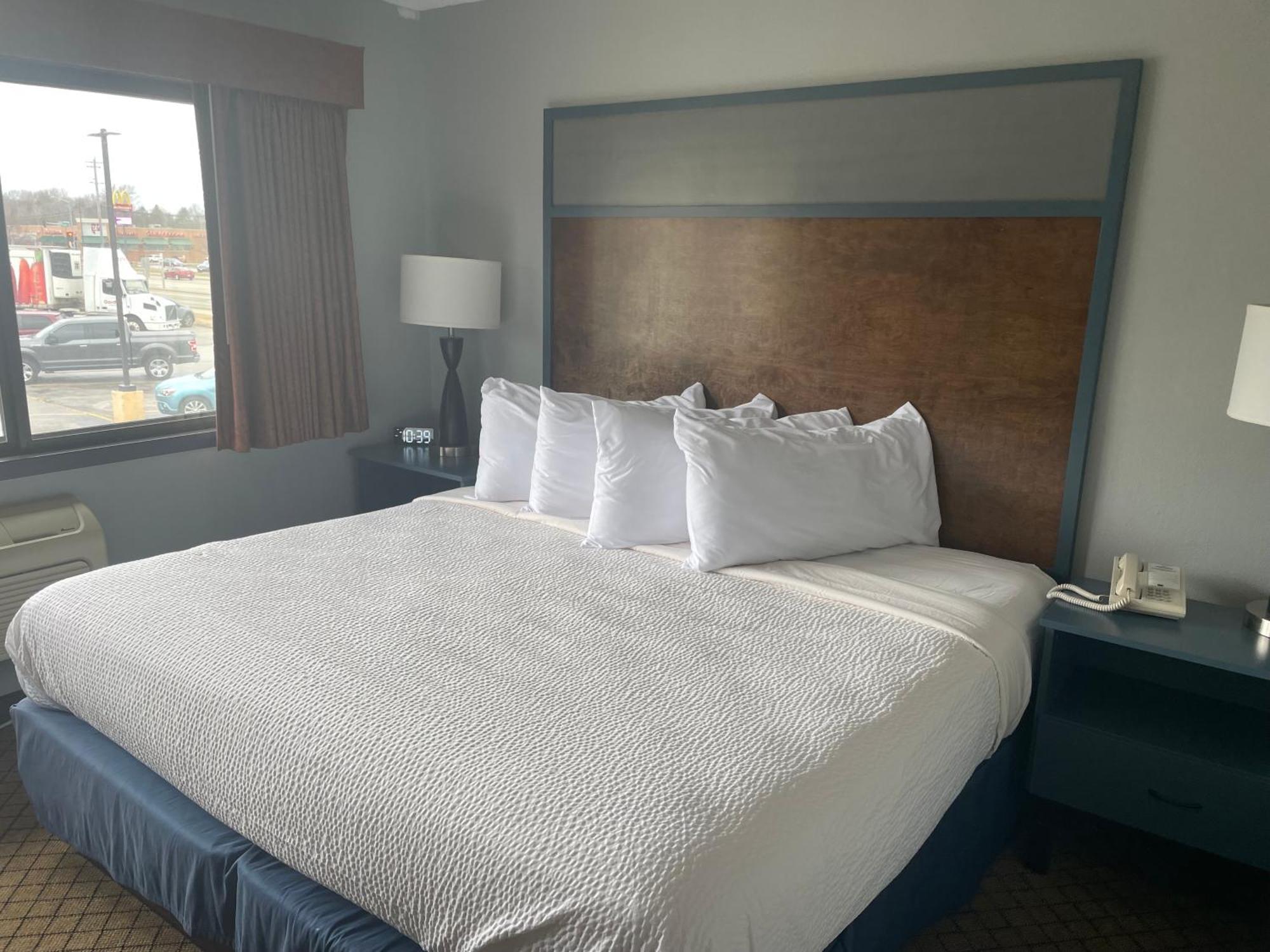 Americinn By Wyndham Hartford Wi Екстериор снимка