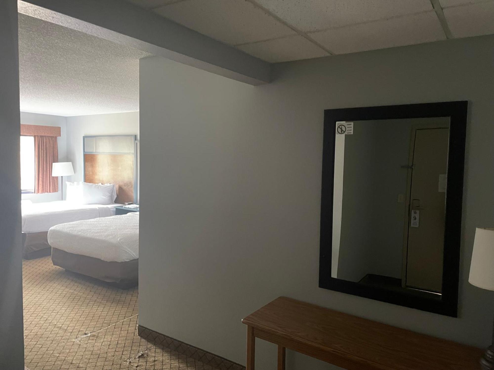 Americinn By Wyndham Hartford Wi Екстериор снимка