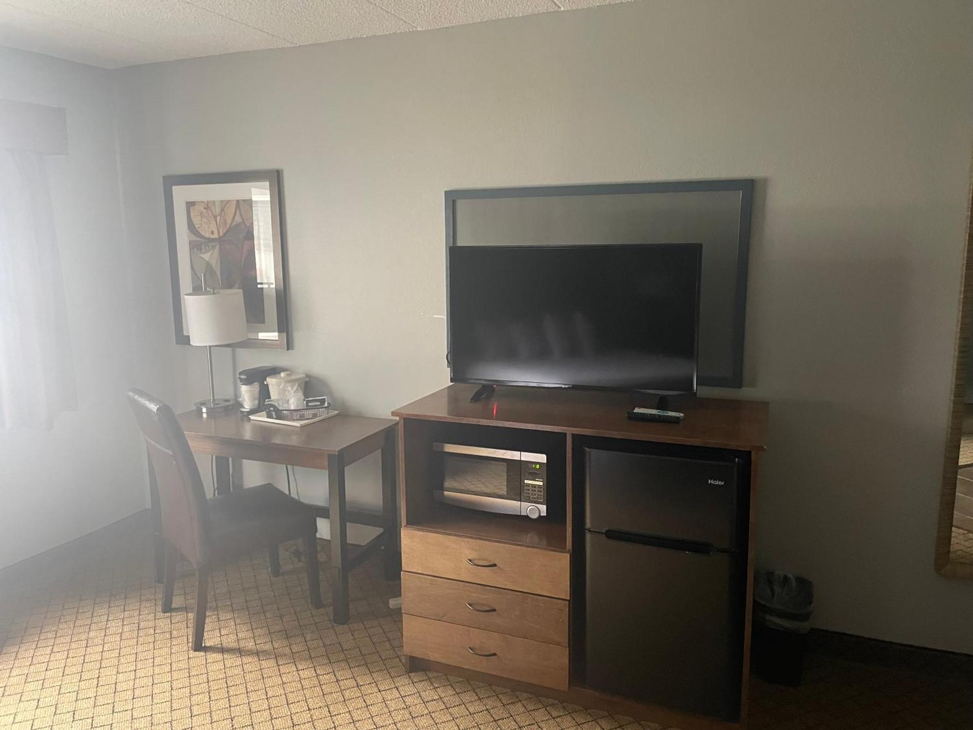 Americinn By Wyndham Hartford Wi Екстериор снимка