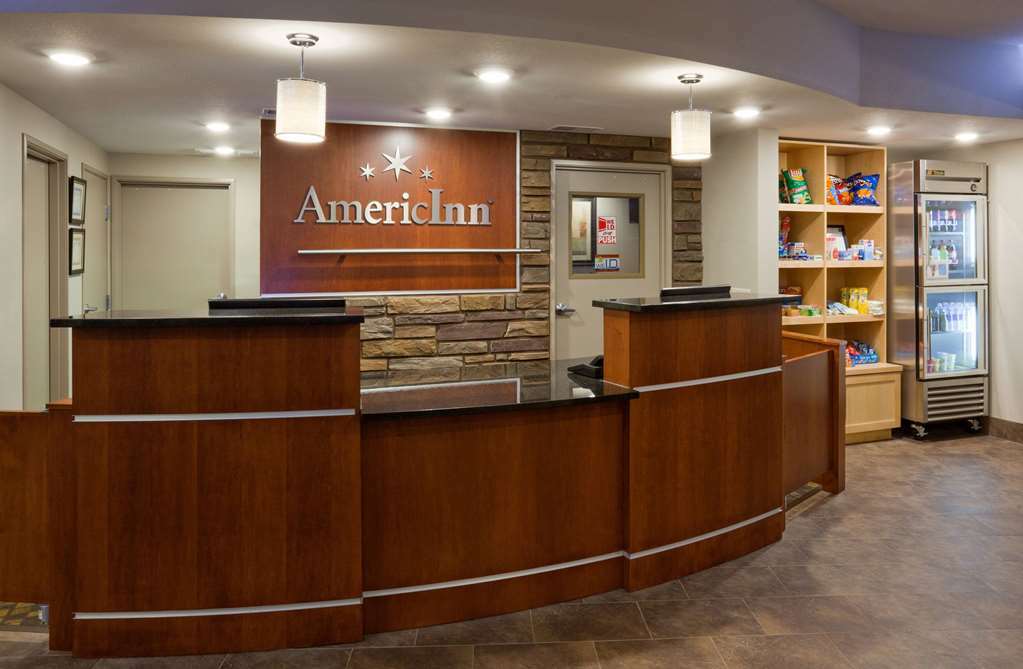 Americinn By Wyndham Hartford Wi Интериор снимка