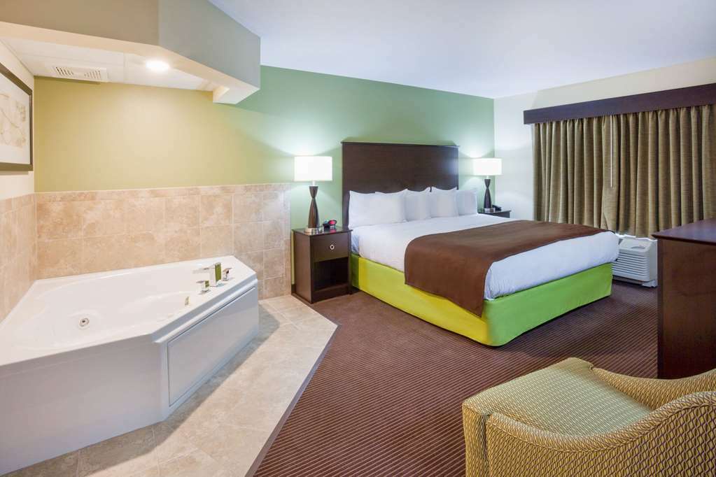 Americinn By Wyndham Hartford Wi Стая снимка