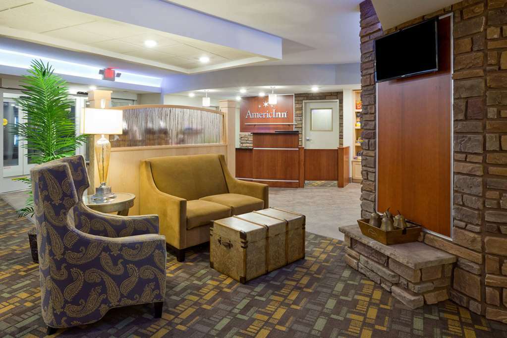 Americinn By Wyndham Hartford Wi Интериор снимка